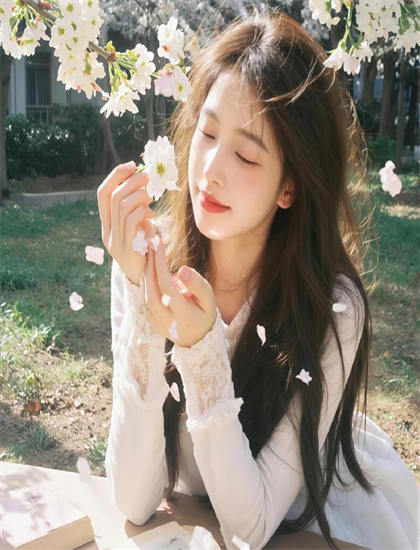 政治的《空袭德累斯顿上德语》隐藏彩蛋发现指南：细节与彩蛋寻找攻略